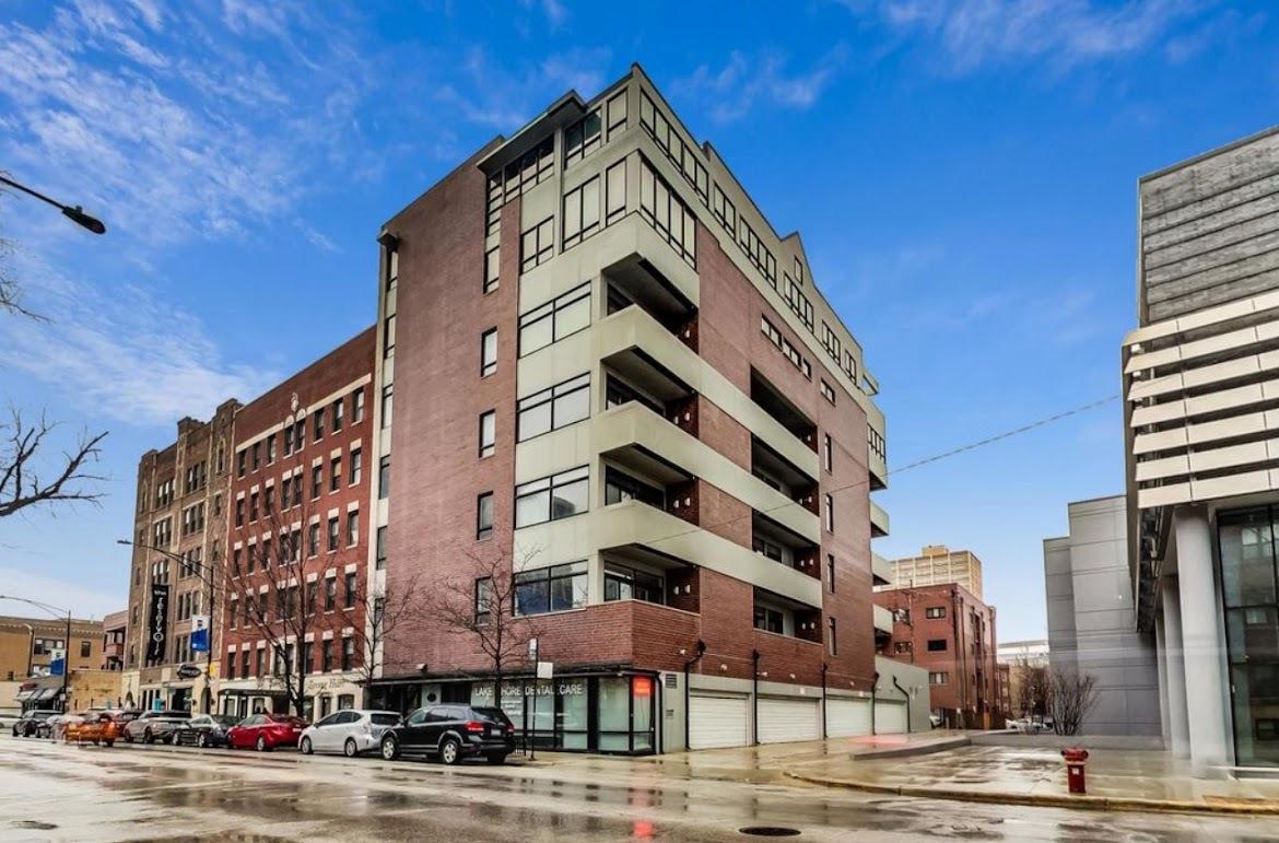 834 W Montrose Ave. #403, Chicago, IL 60613