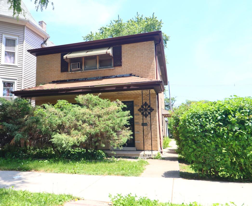 6745 S Bell Ave., Chicago, IL 60636