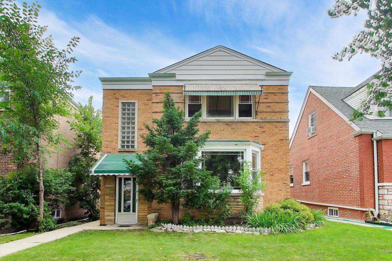 6025 N Sacramento Ave., Chicago, IL 60659