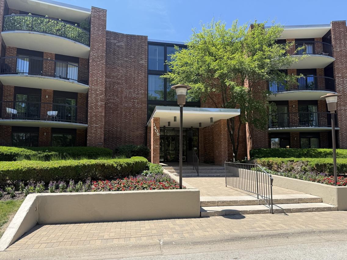 1405 E Central Rd. #411B, Arlington Heights, IL 60005