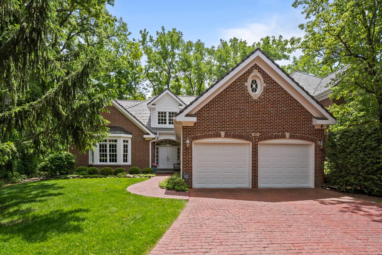 861 Gloucester Crossing, Lake Forest, IL 60045
