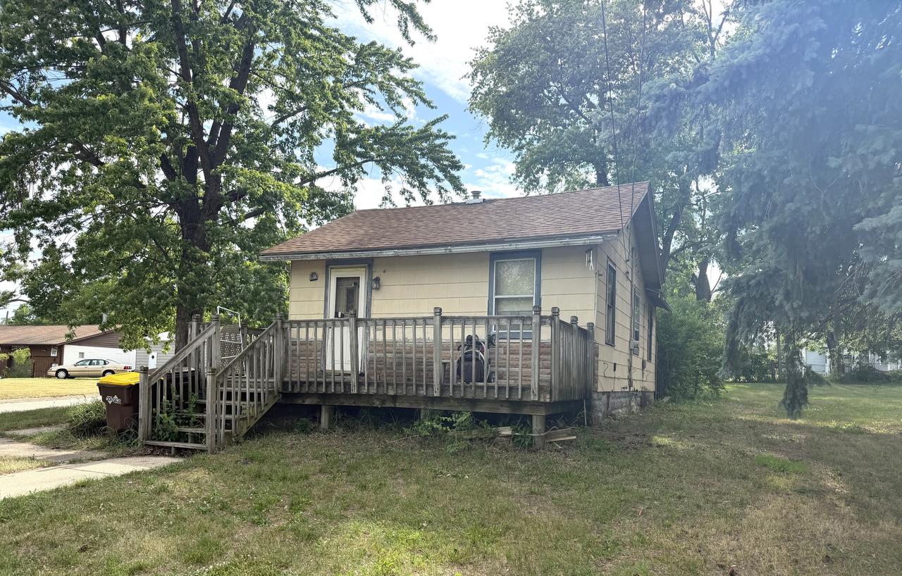 3037 Collins St., Rockford, IL 61109