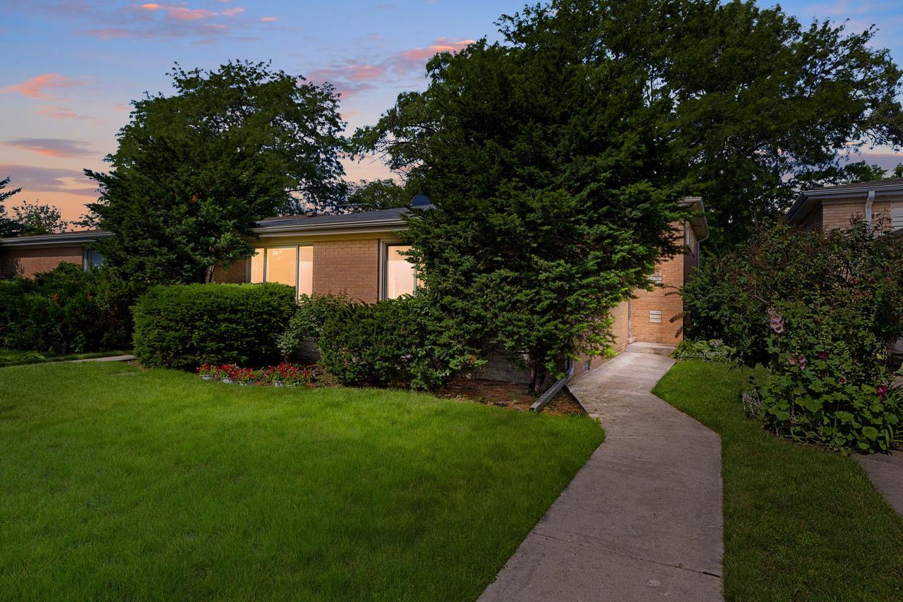 9306 Lavergne Ave., Skokie, IL 60077