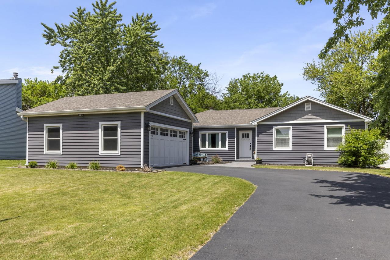 30W676 Woodewind Dr., Naperville, IL 60563