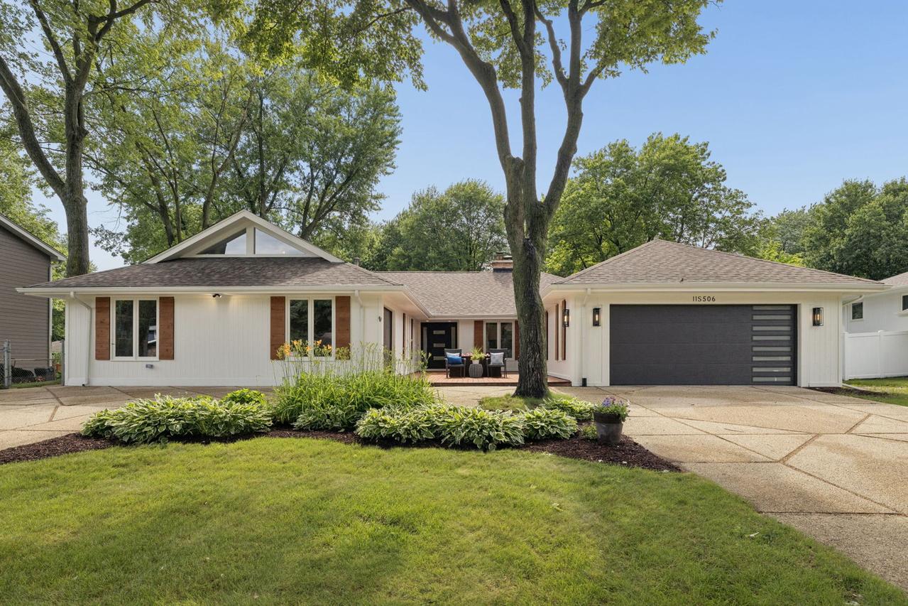 11S506 Whittington Ln., Naperville, IL 60564