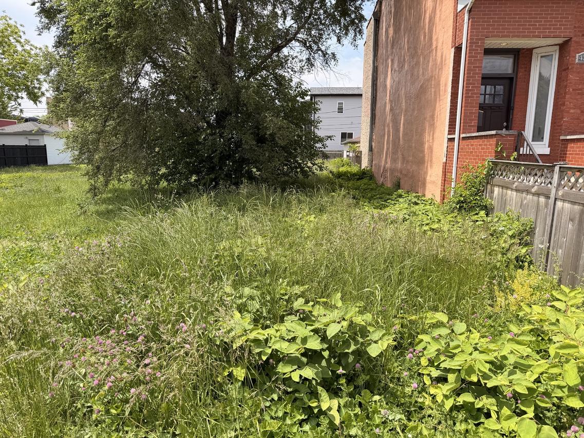 4240 S Saint Lawrence Ave., Chicago, IL 60653