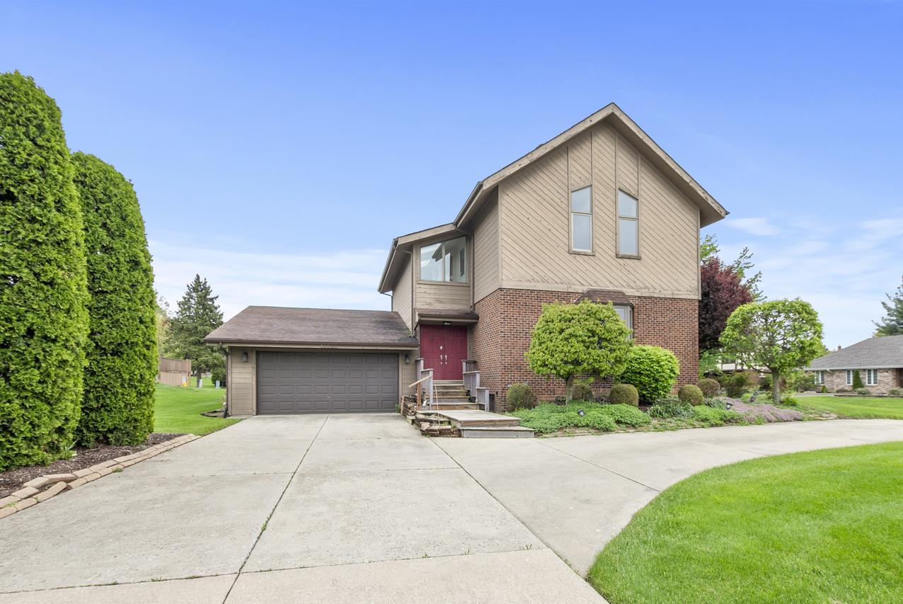13657 S Parker Rd., Homer Glen, IL 60491
