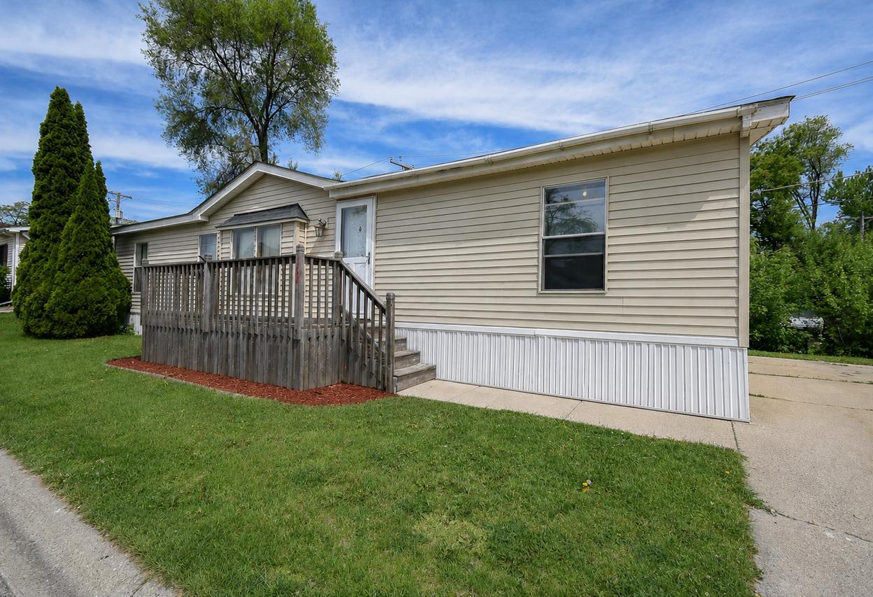 38703 N Sheridan Rd. #164, Beach Park, IL 60099