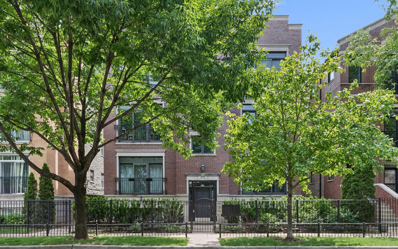 4831 N Winthrop Ave. #3S, Chicago, IL 60640