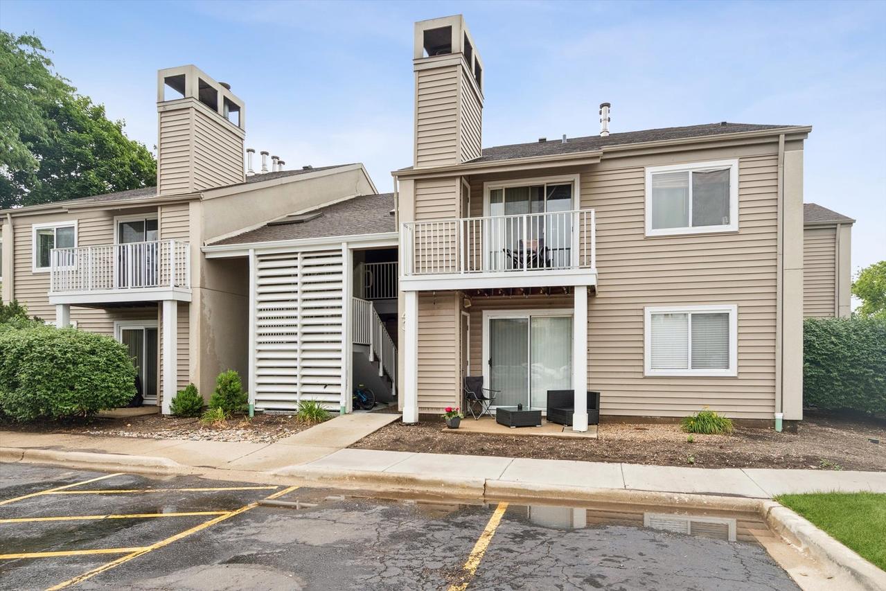 43 Orchard Ter. #3, Lombard, IL 60148