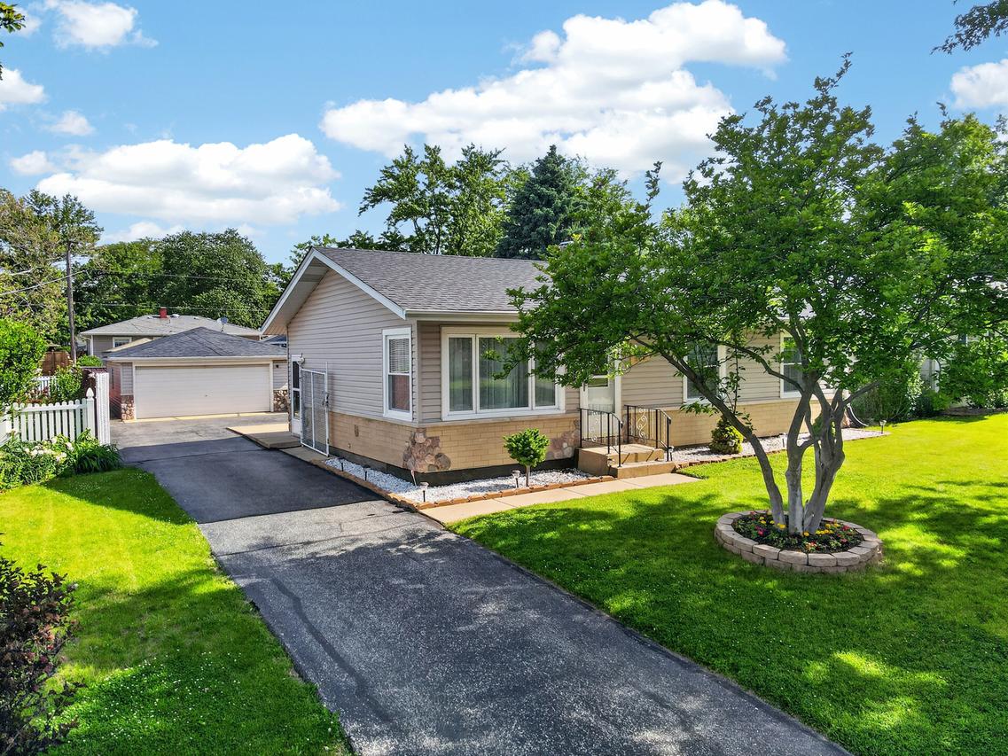 1104 Basin Dr., Lockport, IL 60441
