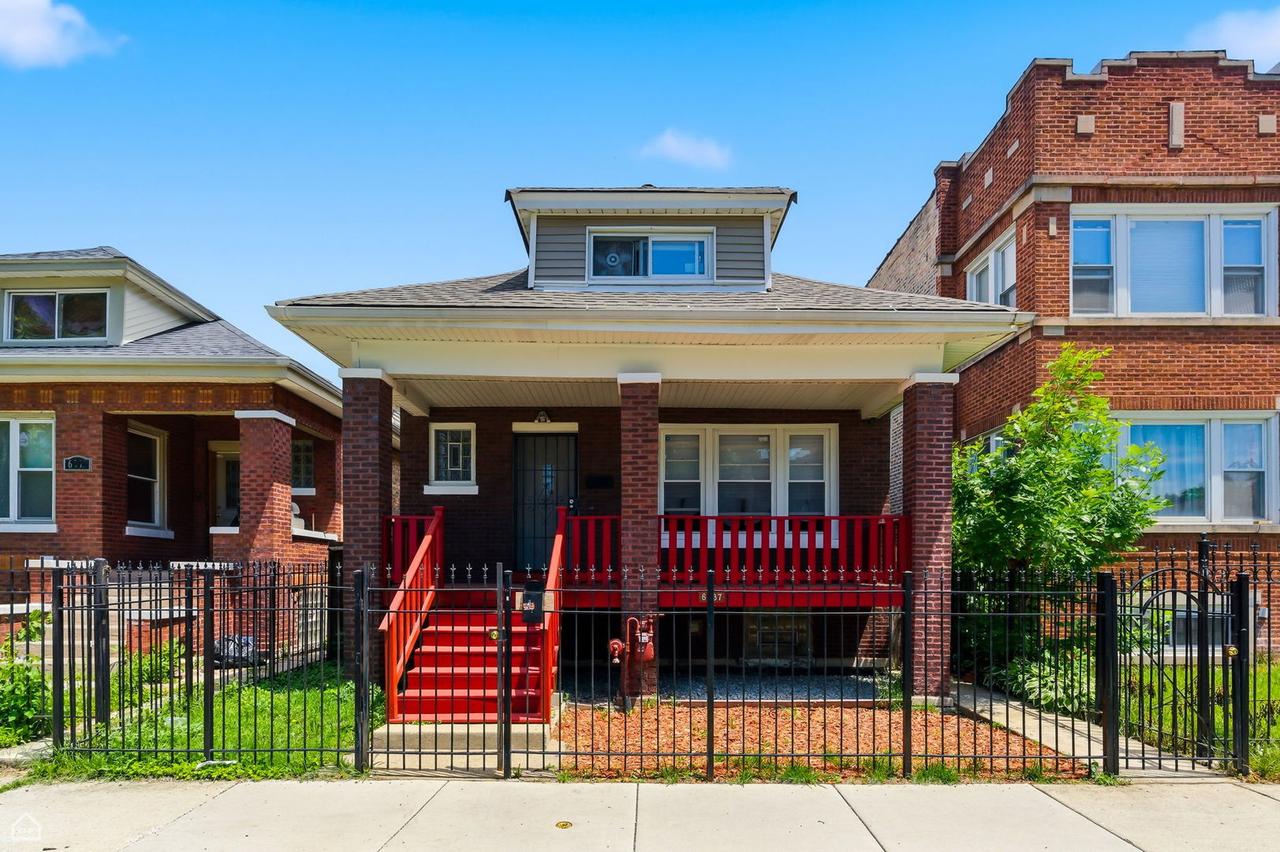 6337 S Rockwell St., Chicago, IL 60629