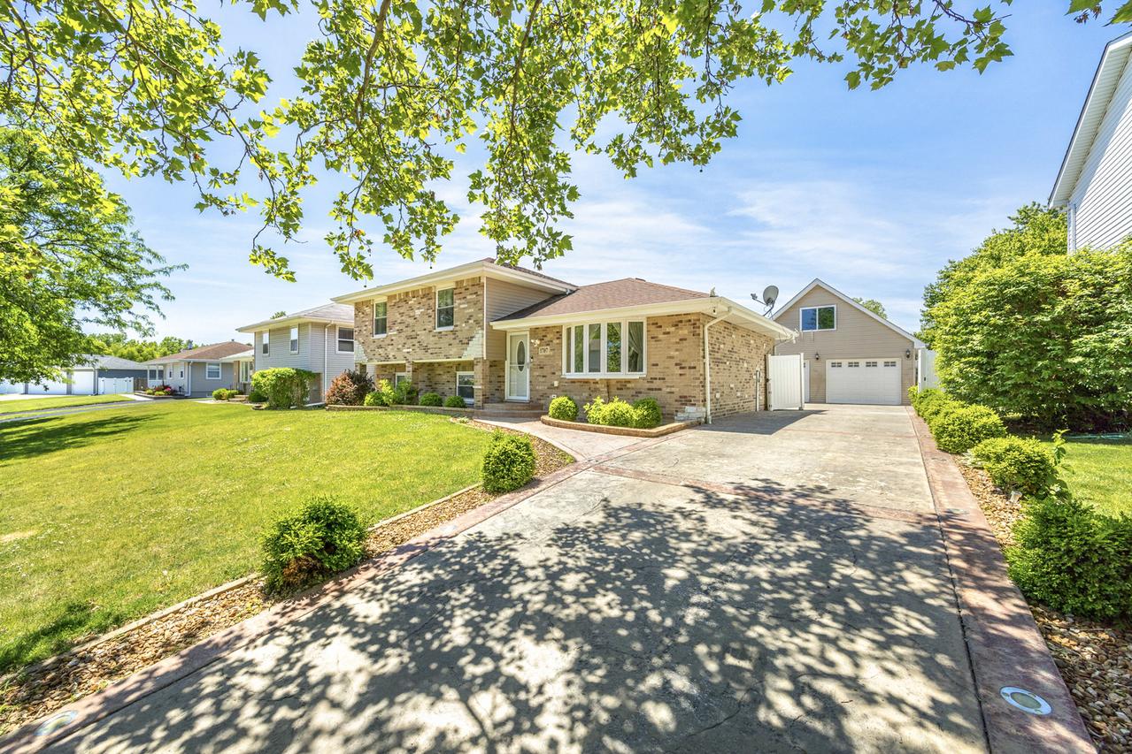 1707 Corregidor St., Joliet, IL 60435