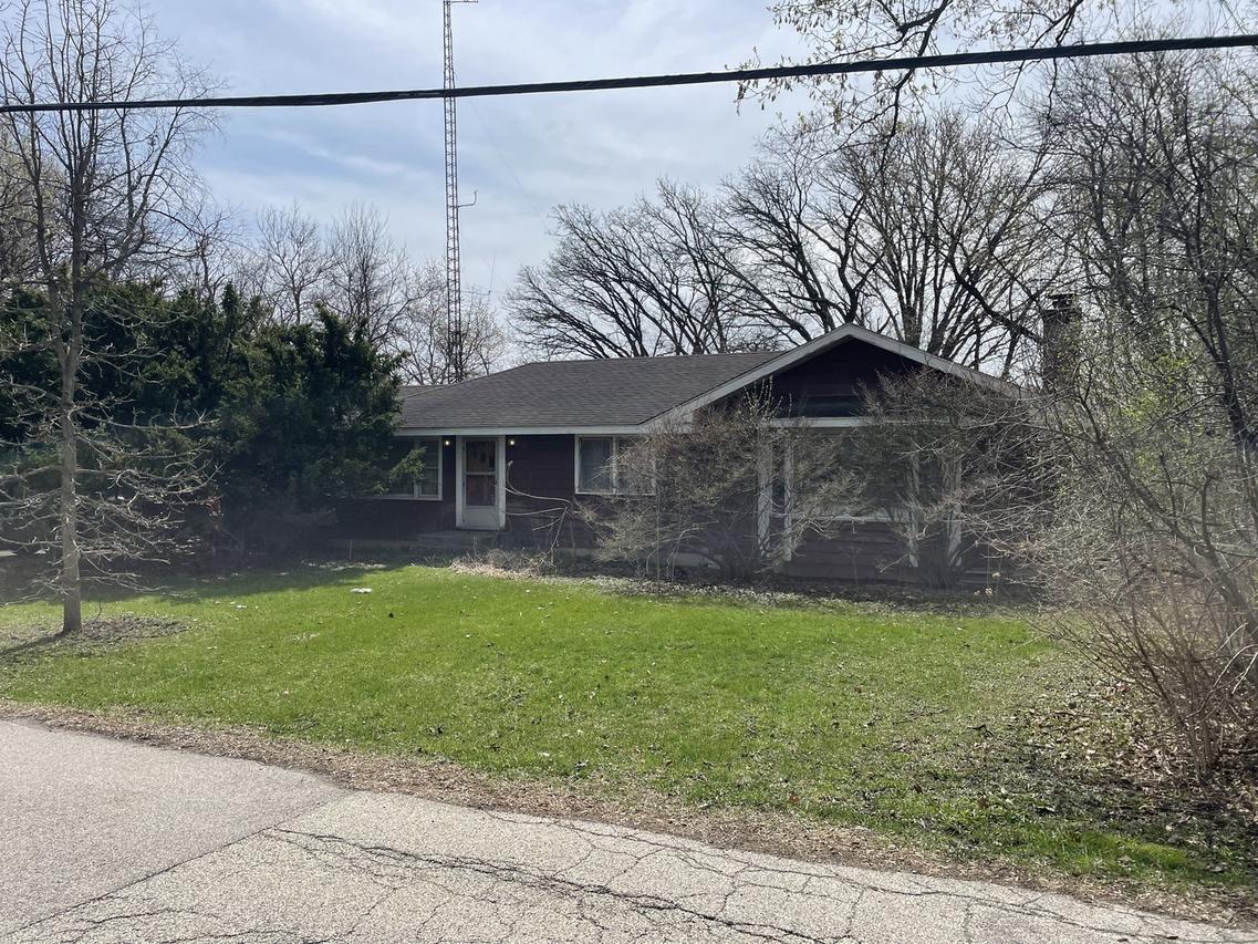 1613 South St., Crystal Lake, IL 60014