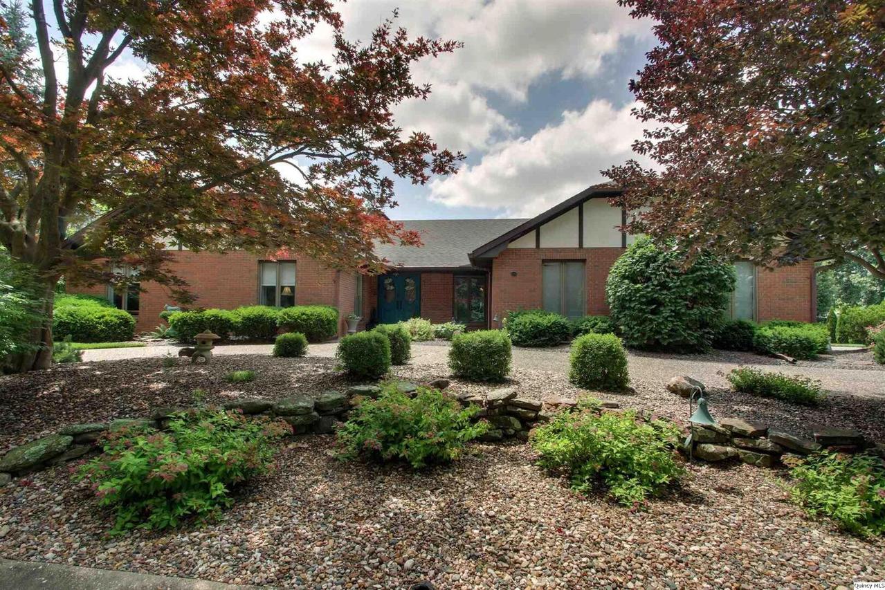 4020 Cumberland Dr., Quincy, IL 62305
