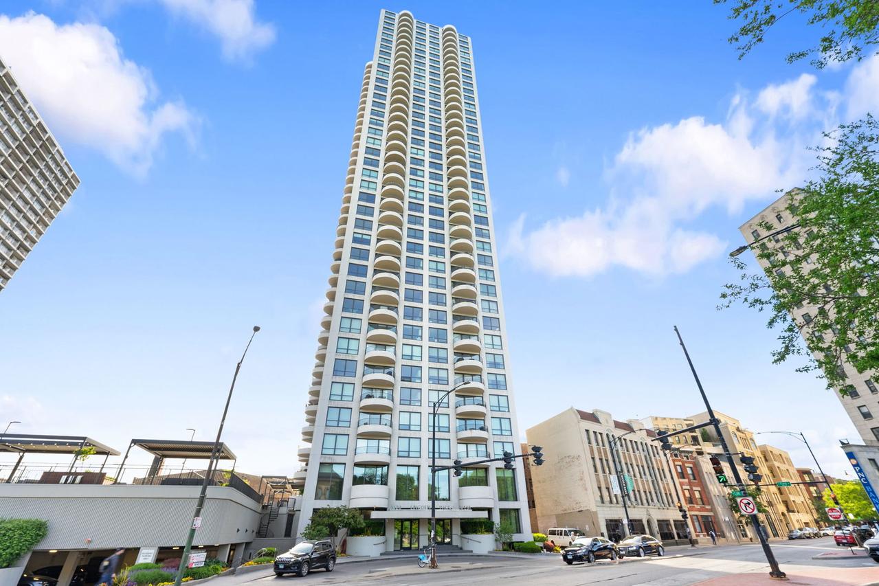 2020 N Lincoln Park West St. #18C, Chicago, IL 60614