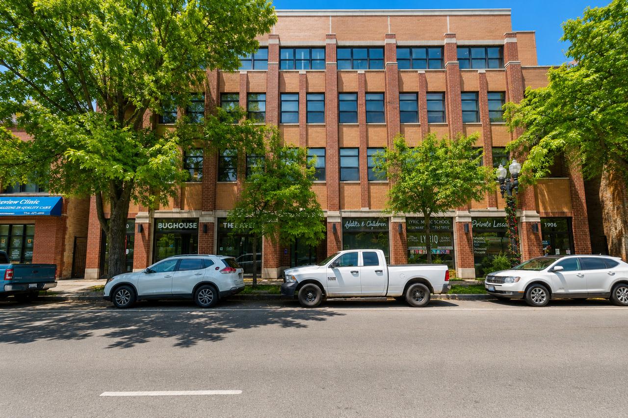 1908 W Irving Park Rd. #201, Chicago, IL 60613