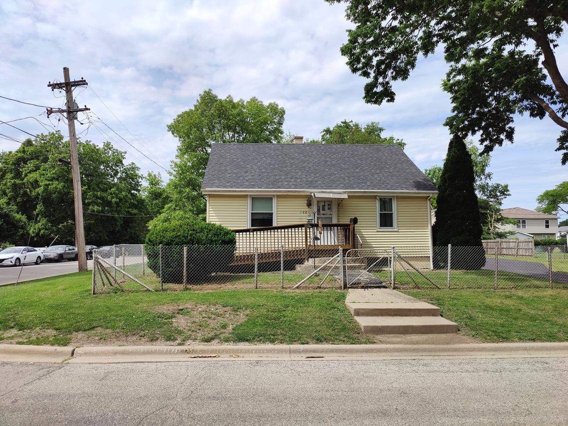 1201 Fairchild Ave., Joliet, IL 60432