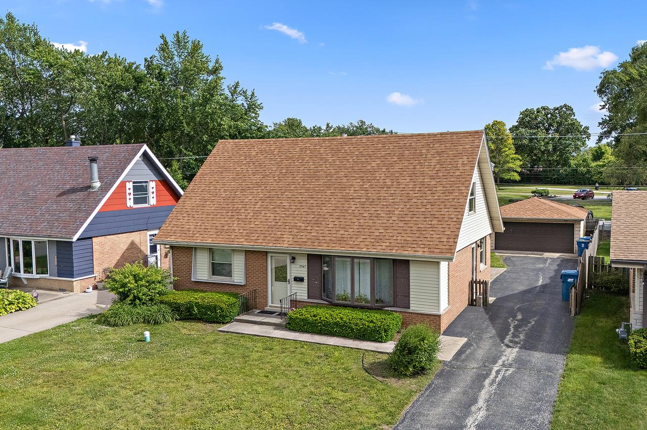 5547 Fairway Dr., Crestwood, IL 60418