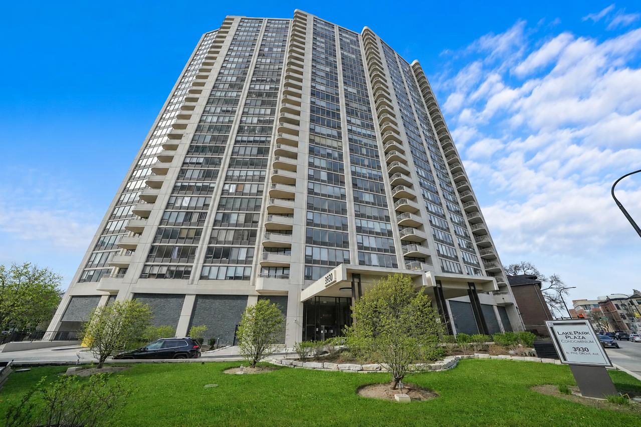 3930 N Pine Grove Ave. #316, Chicago, IL 60613