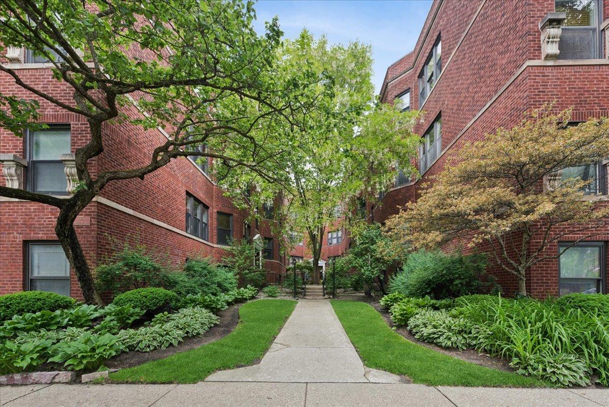 530 Sheridan Rd. #3B, Evanston, IL 60202