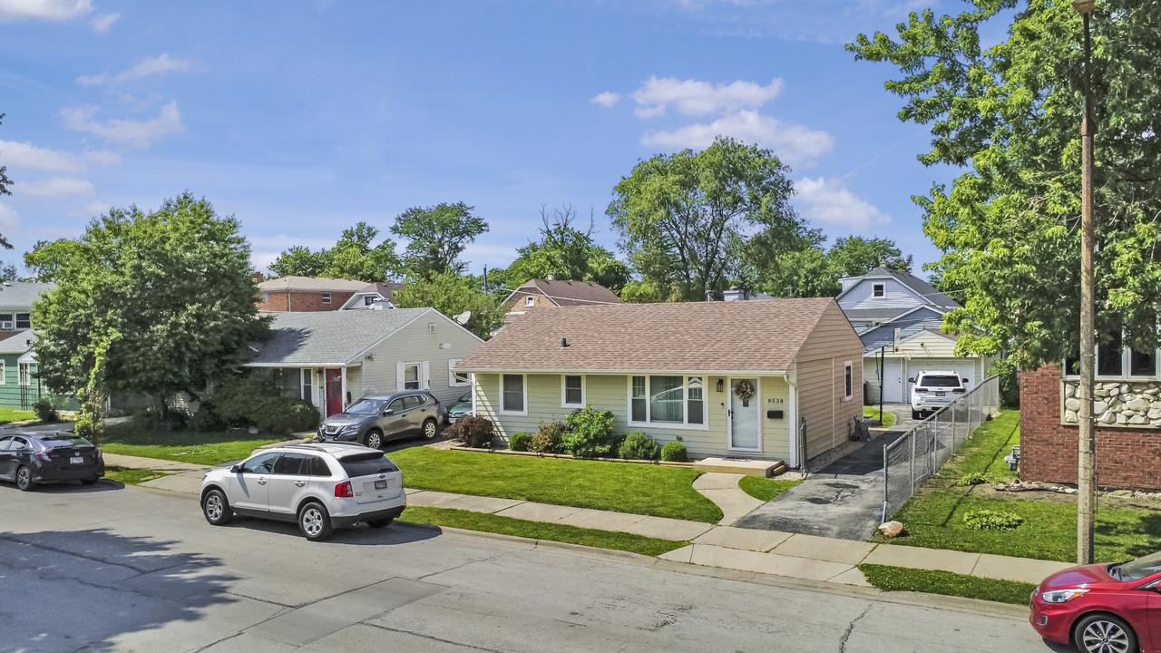 8538 45th St., Lyons, IL 60534