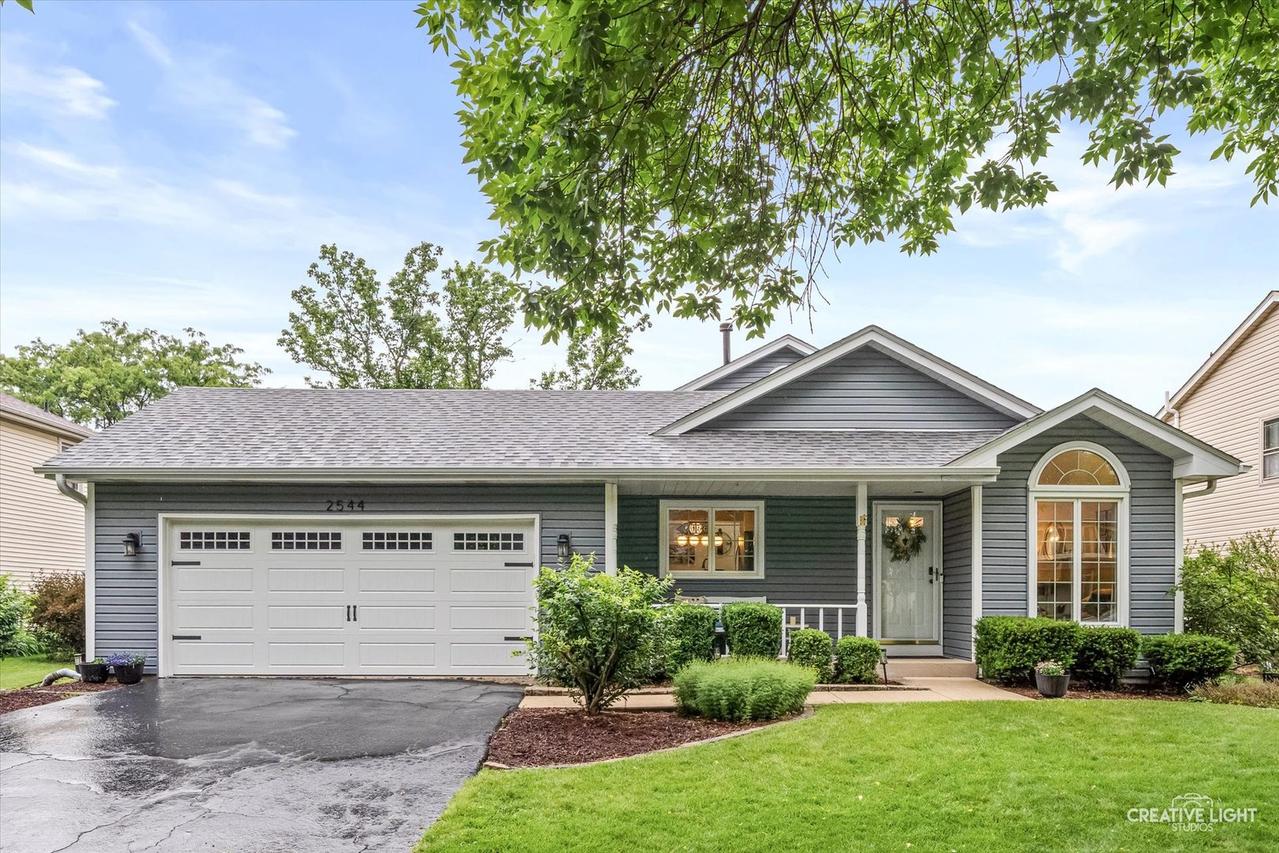 2544 Brockton Cir., Naperville, IL 60565