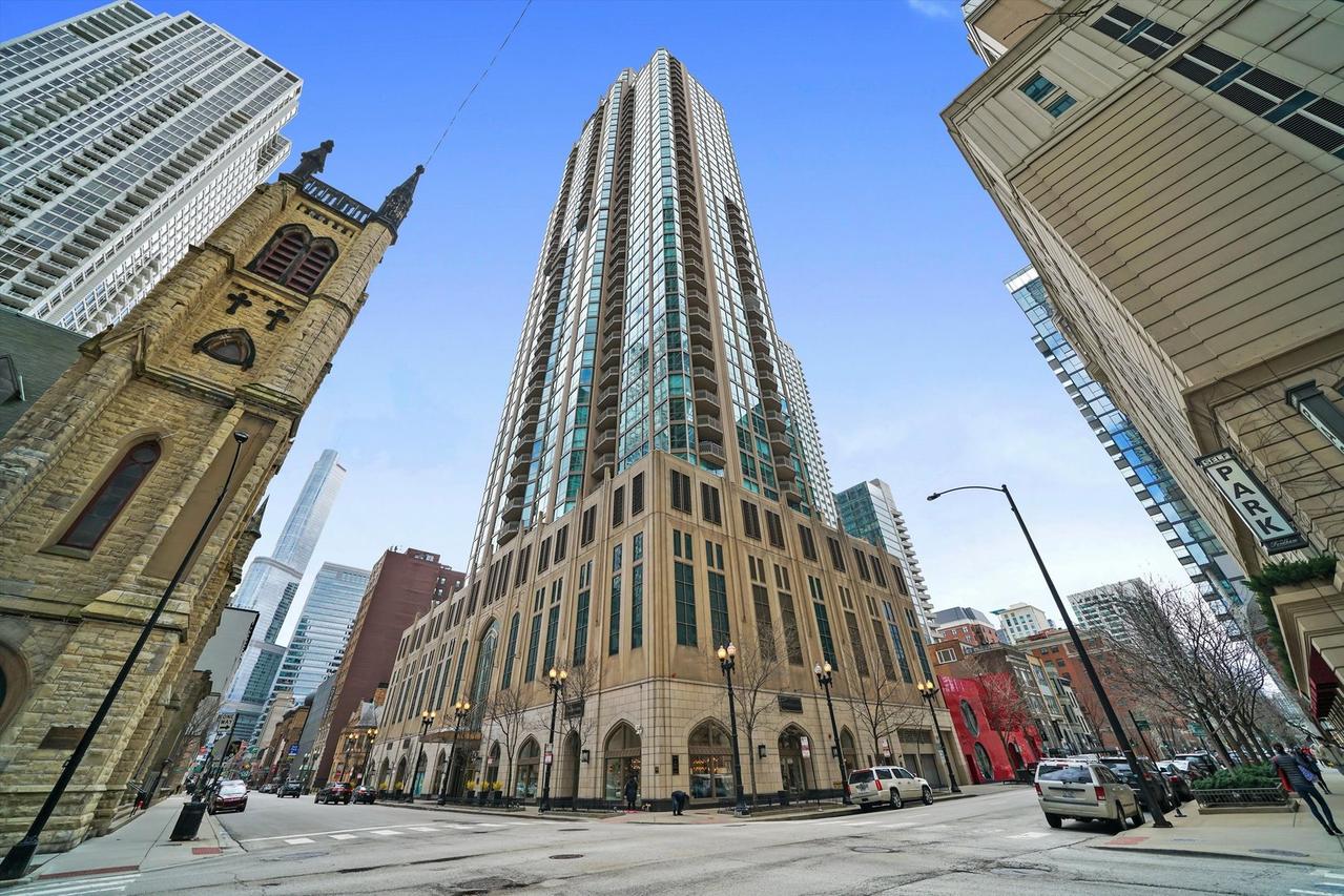 21 E Huron St. #706, Chicago, IL 60611
