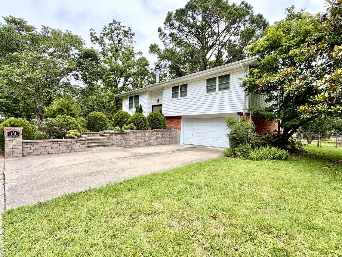 101 N Rod Ln., Carbondale, IL 62901