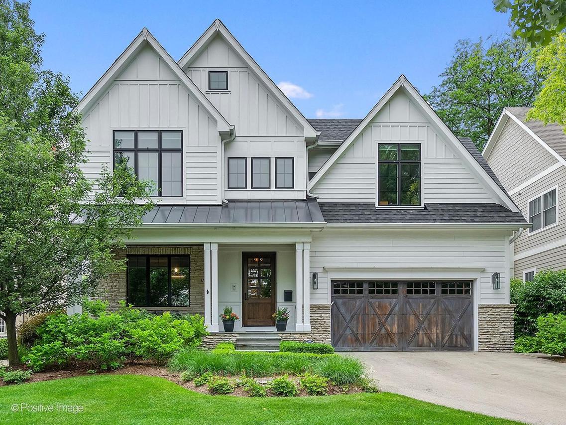 118 Tuttle Ave., Clarendon Hills, IL 60514