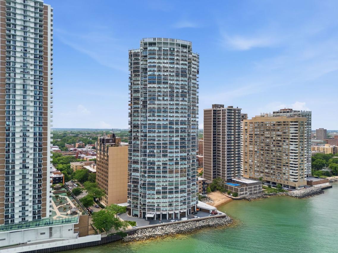 940 W Glenlake Ave. #19B, Chicago, IL 60660