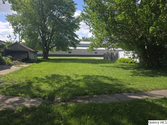 140 W 1st St., Dallas City, IL 62330