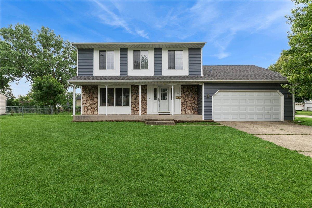 715 Newport, Roselle, IL 60172