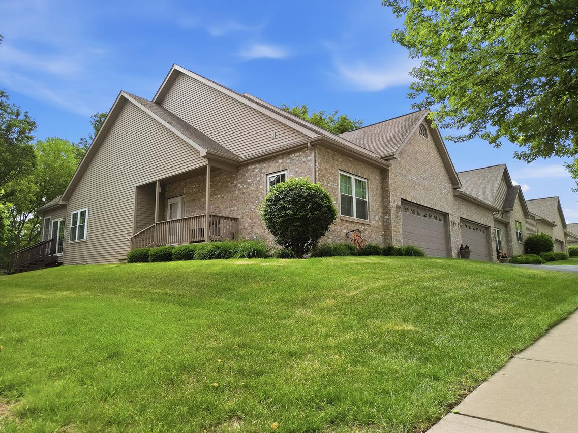 1676 Overlook Dr., Dixon, IL 61021