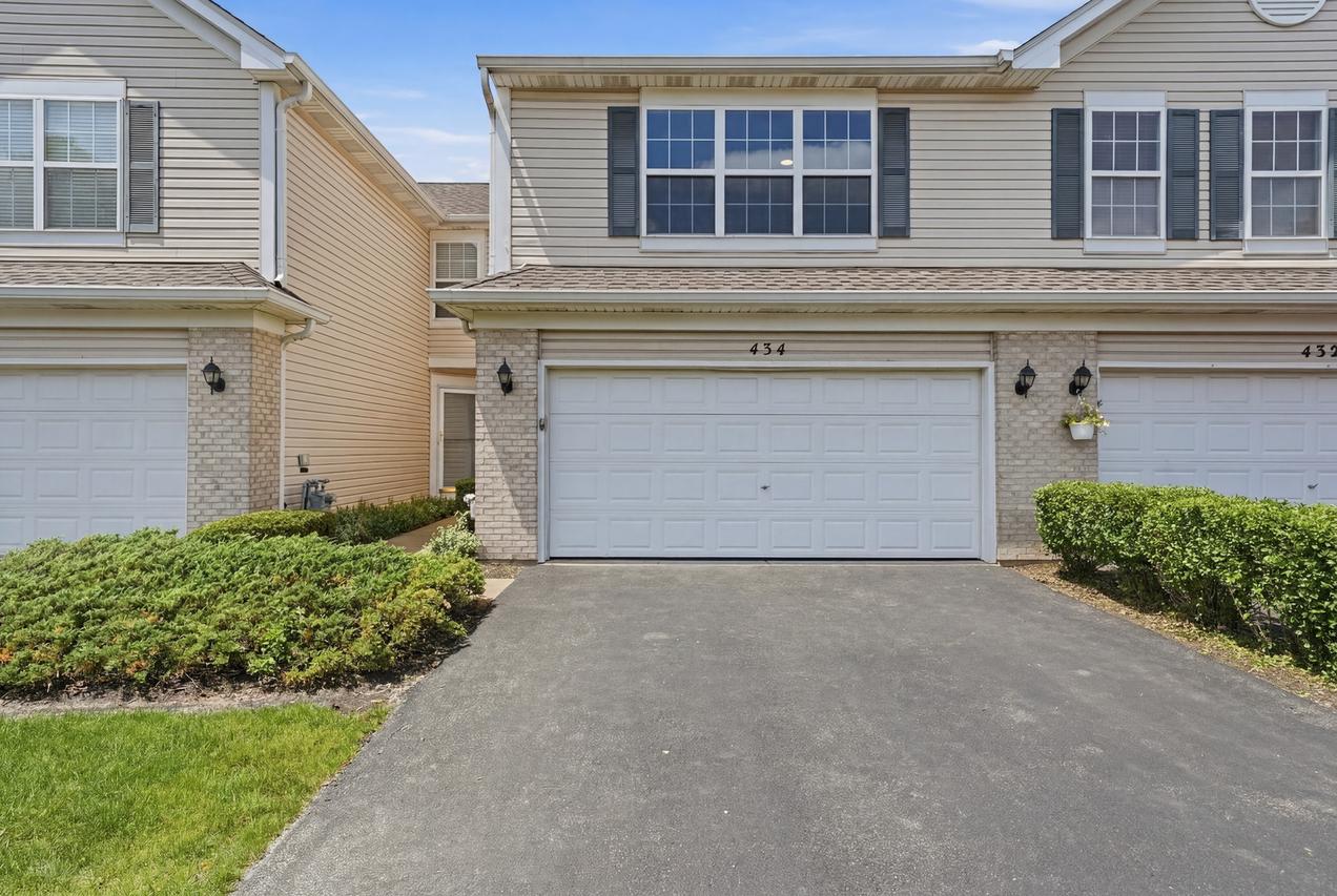 434 Windham Cove Dr., Crystal Lake, IL 60014