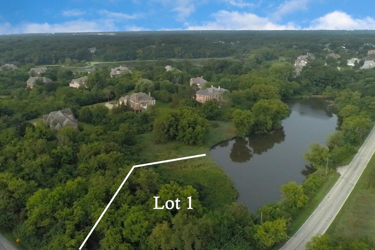 3702 Deerwood Dr., Long Grove, IL 60047