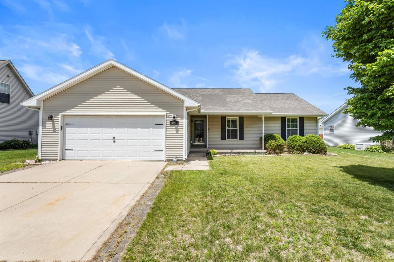 602 Wingstem Dr., St. Joseph, IL 61873