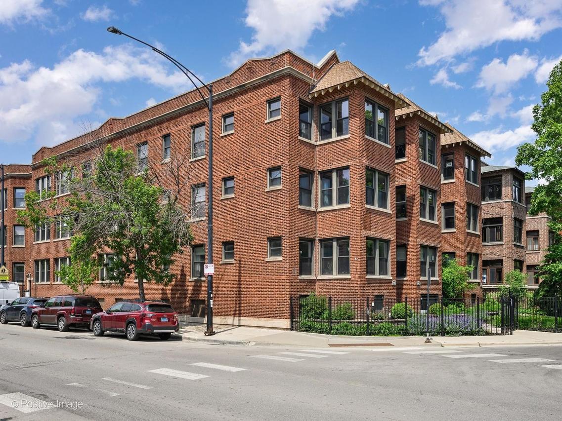 1310 W Montrose Ave. #3, Chicago, IL 60613