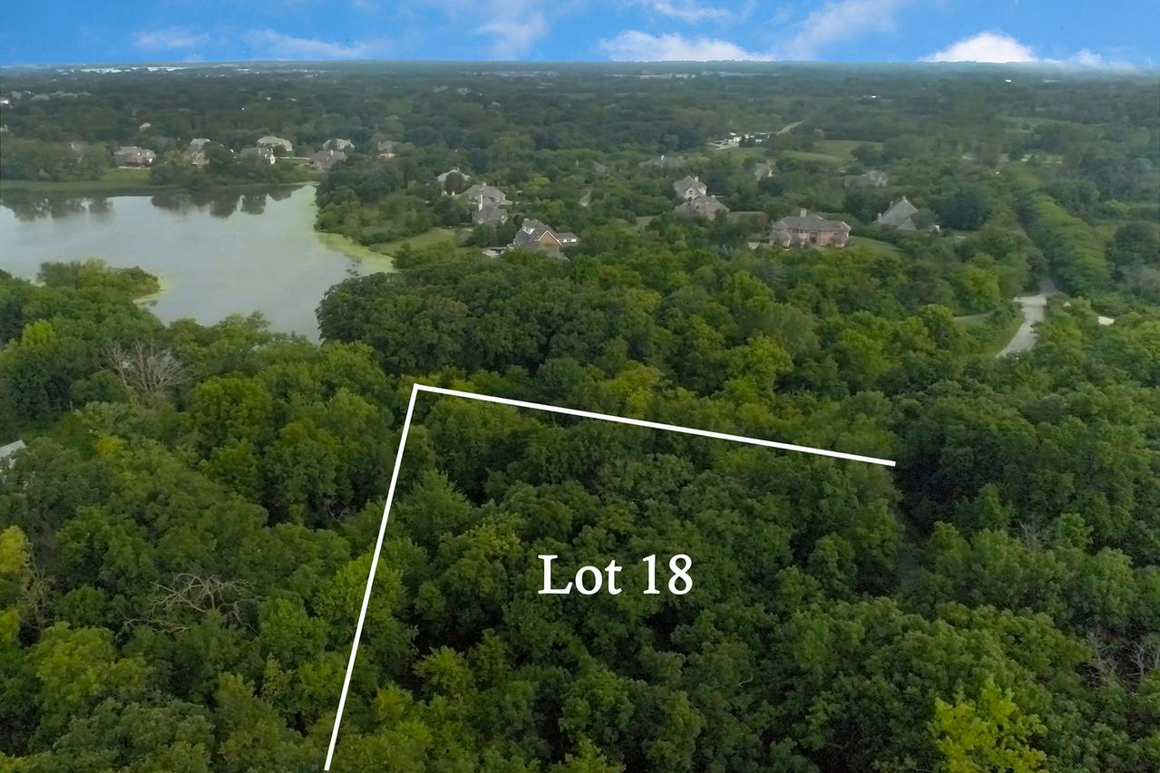 3734 Deerwood Dr., Long Grove, IL 60047