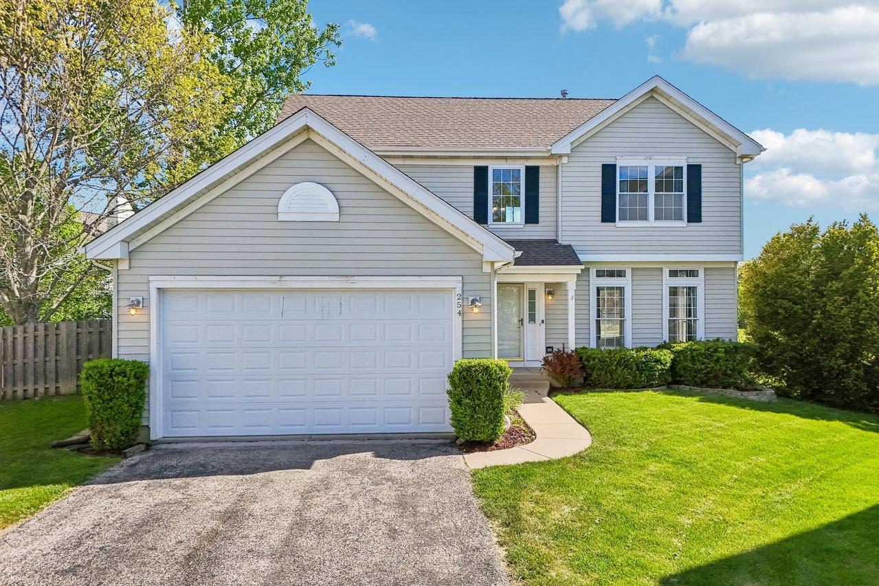 254 W Holly Ct., Round Lake, IL 60073