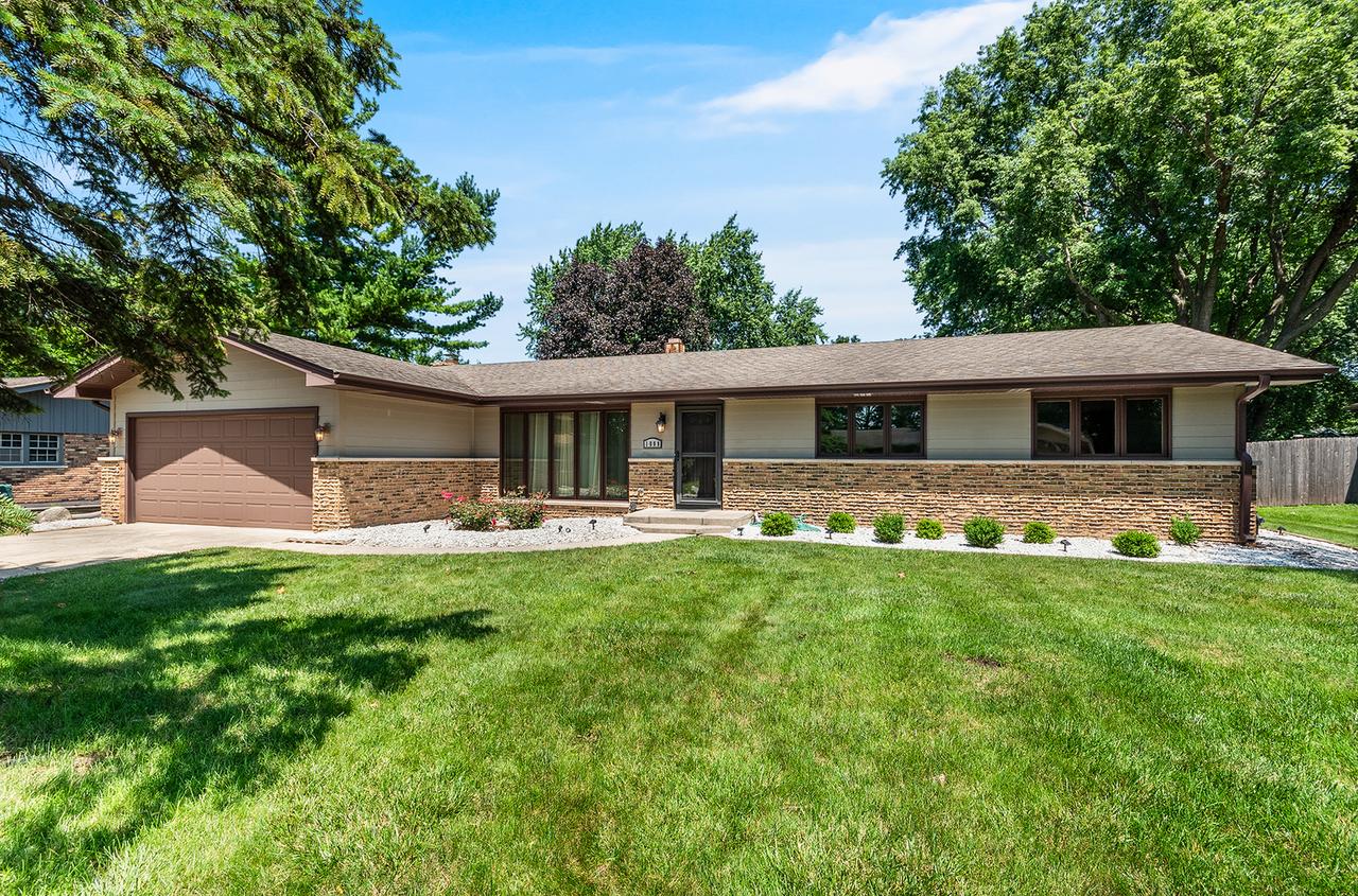 1008 Lark Ln., Shorewood, IL 60404