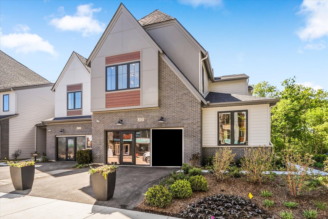 2068 Iron Ridge Ln., Naperville, IL 60563