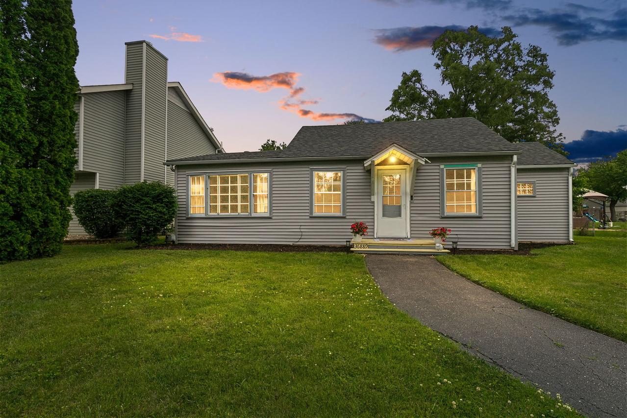 36889 N Oakwood Dr., Lake Villa, IL 60046
