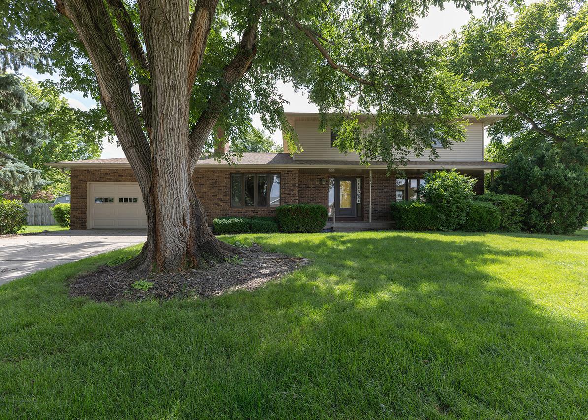 740 Hickory Dr., Geneseo, IL 61254
