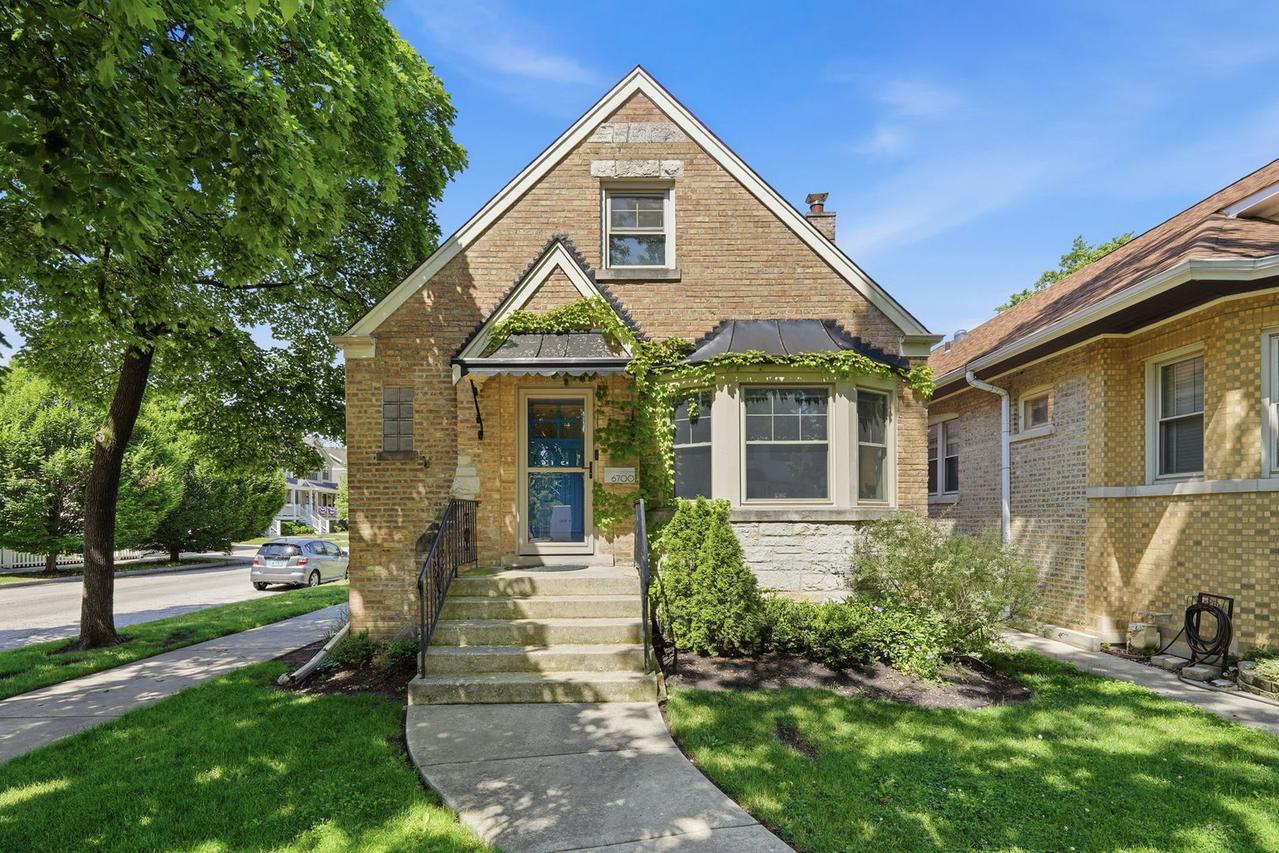 6700 N Odell Ave., Chicago, IL 60631