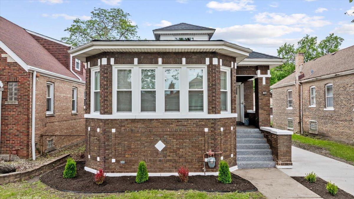8525 S Hermitage Ave., Chicago, IL 60620