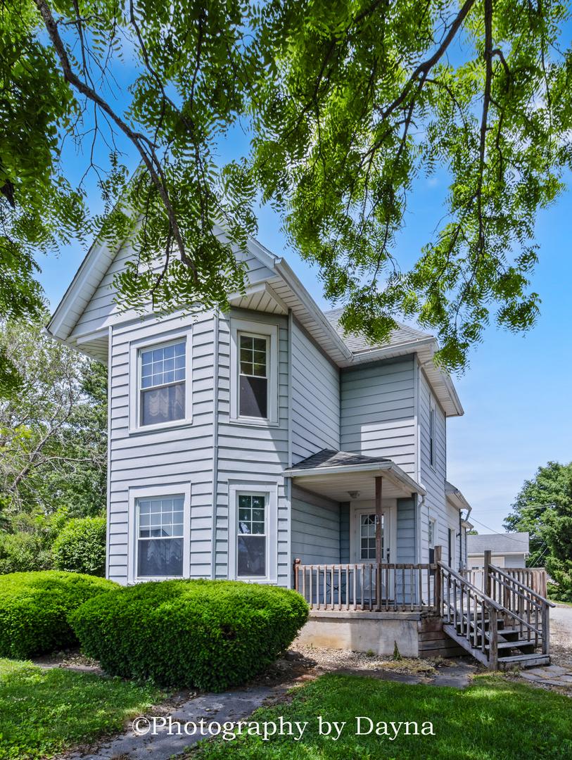 561 W Grant St., St. Anne, IL 60964