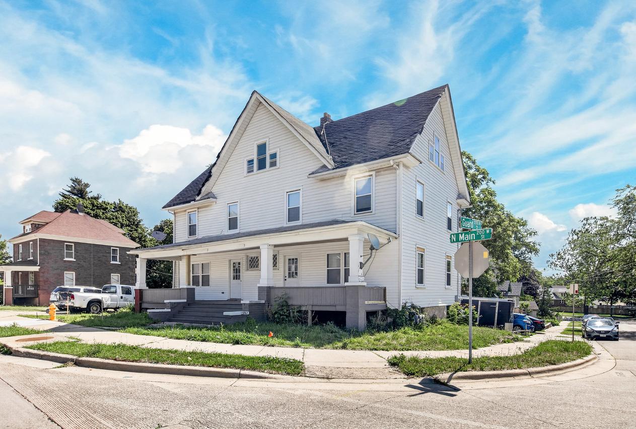 1231 N Main St., Rockford, IL 61103