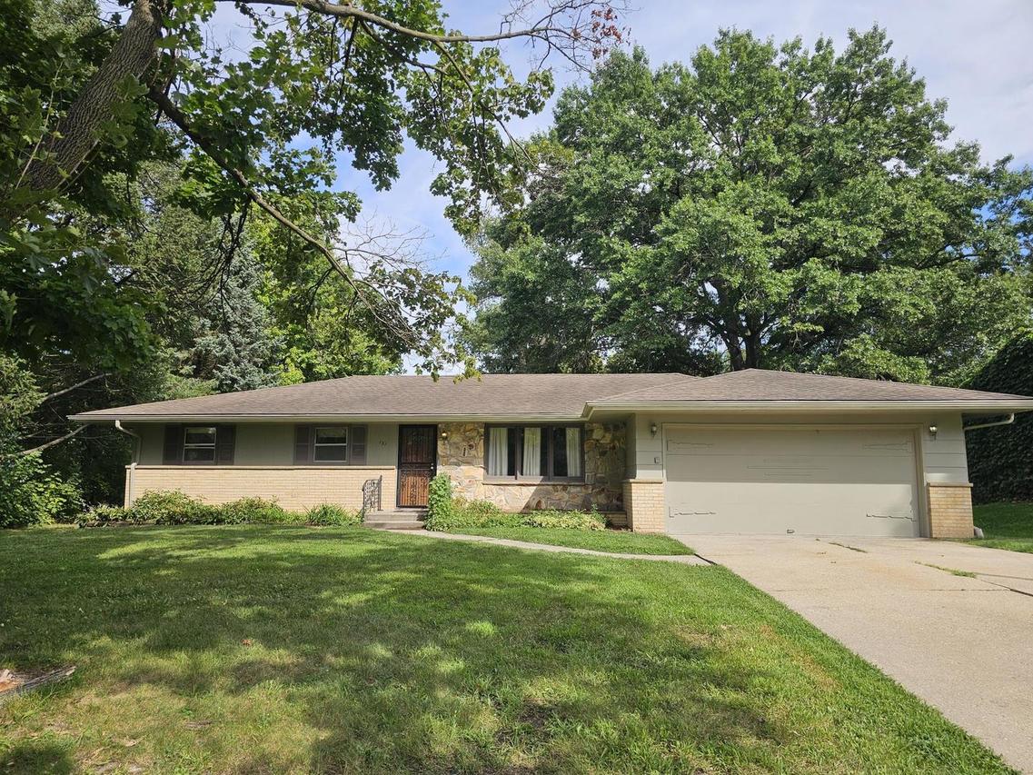 131 Dawn Ave., Rockford, IL 61107