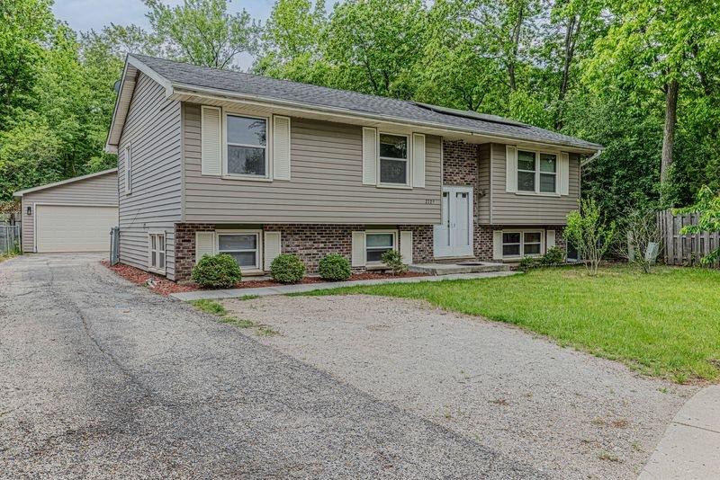 2729 Lowery Ct., Zion, IL 60099